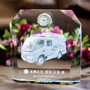 最も無難なお名前の敬称は『様』になります。｜退職記念品や昇進祝いの場合には『様』で、表彰状、社内表彰などの賞状の多くは『殿』になっているようです。　｜名入れ記念品に入れるお名前の敬称について｜退職記念品｜記念品.comのFAQ