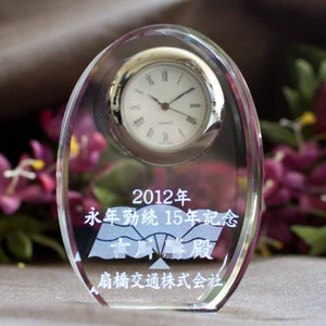 卒業記念にも｜信頼の日本製Quartz使用の名入れクリスタル時計を企業、団体、学校用途向けにボリュームディスカウントをさせて頂いております。｜DT-2レーザー｜大量割引｜記念品.com